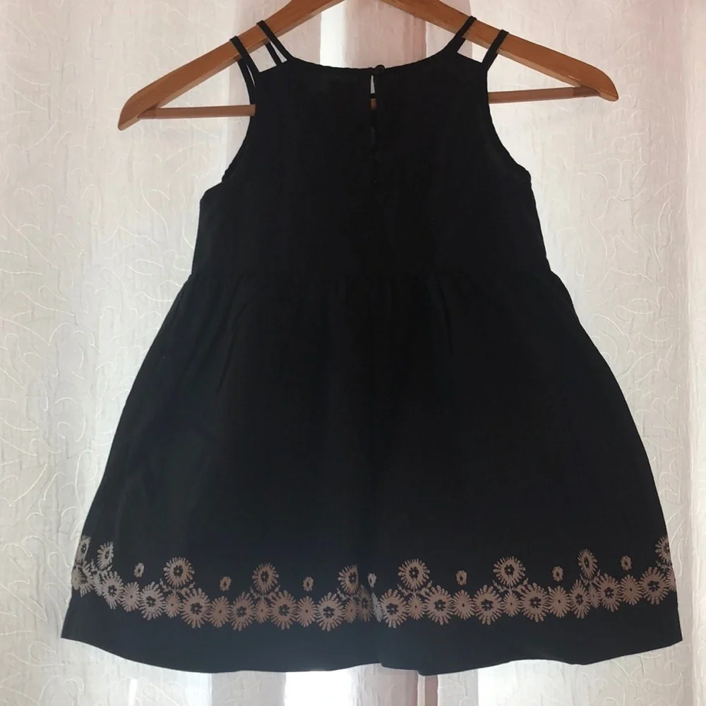 Old navy GUC size 5 black and white floral  dress 👗